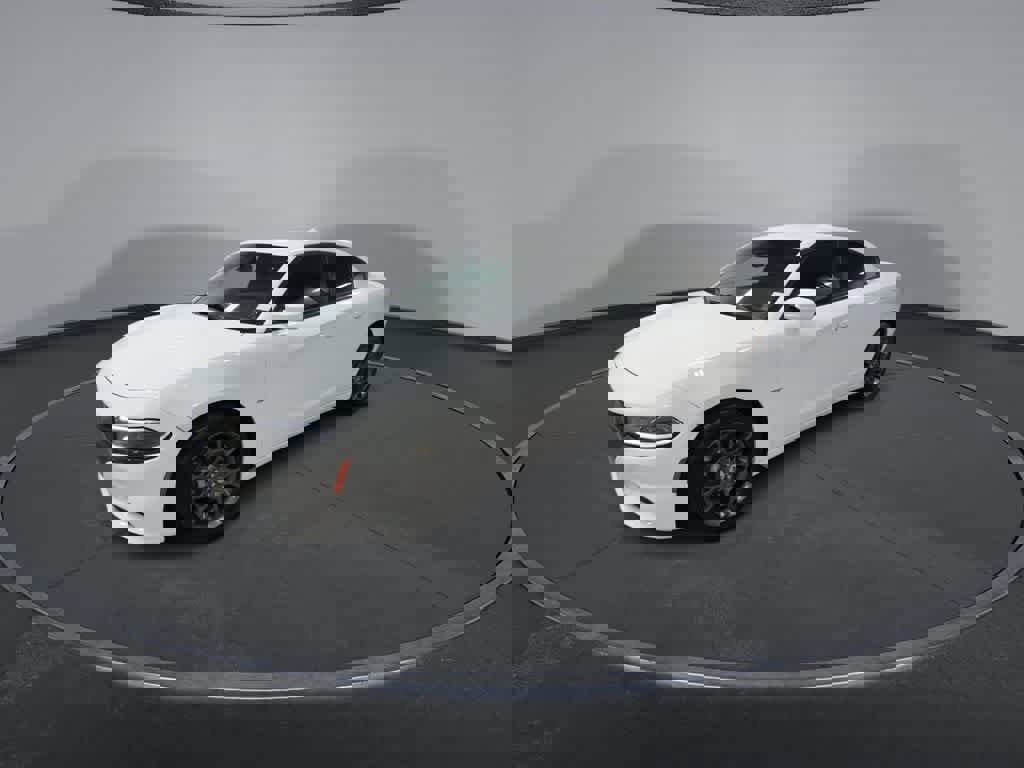 Used 2018 Dodge Charger GT image 4