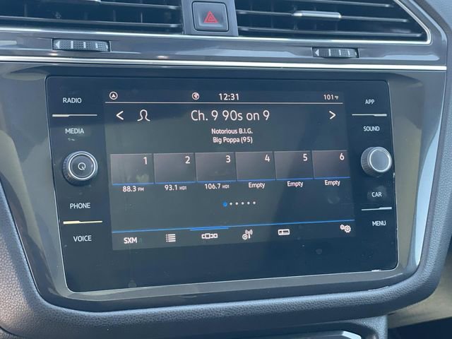 Used 2022 Volkswagen Tiguan SE w/ Panoramic Sunroof Package image 10