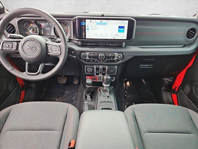 Used 2025 Jeep Wrangler Unlimited Rubicon w/ Technology Group image 23