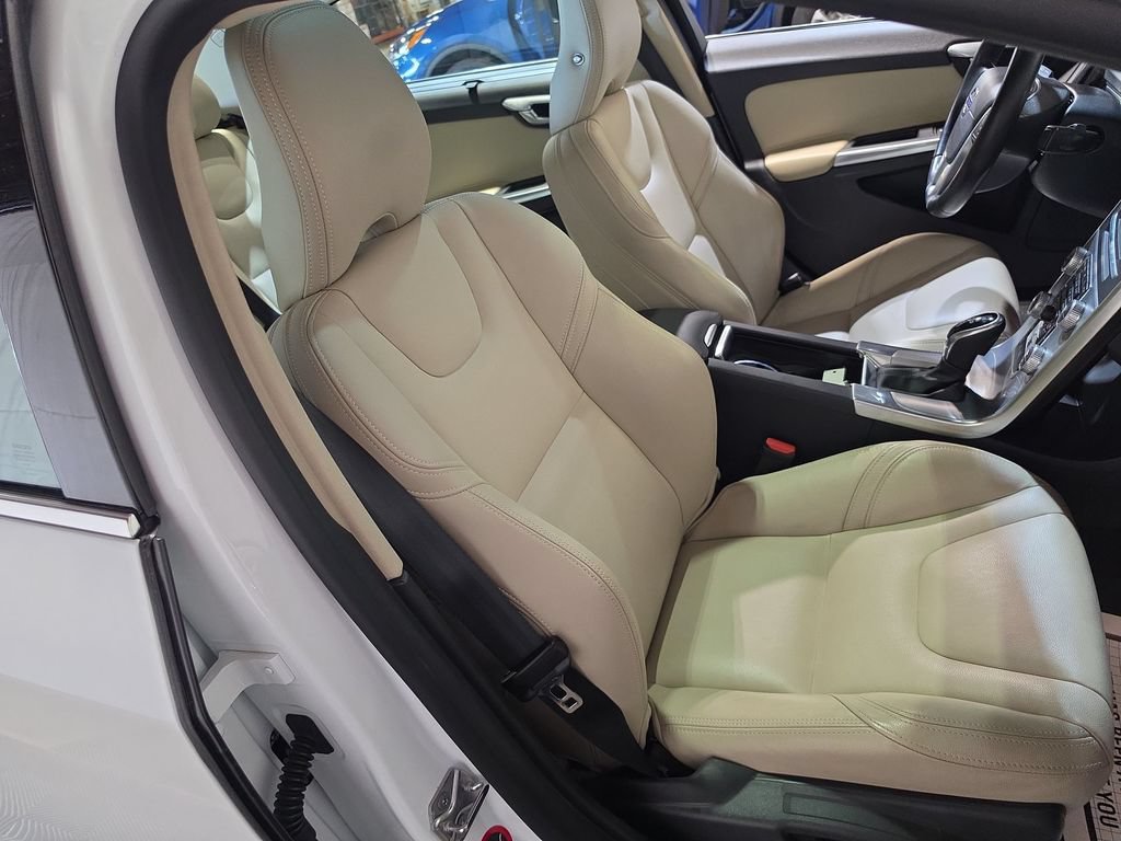 Used 2018 Volvo S60 T5 Inscription Platinum w/ Climate Package AWD/4WD image 26