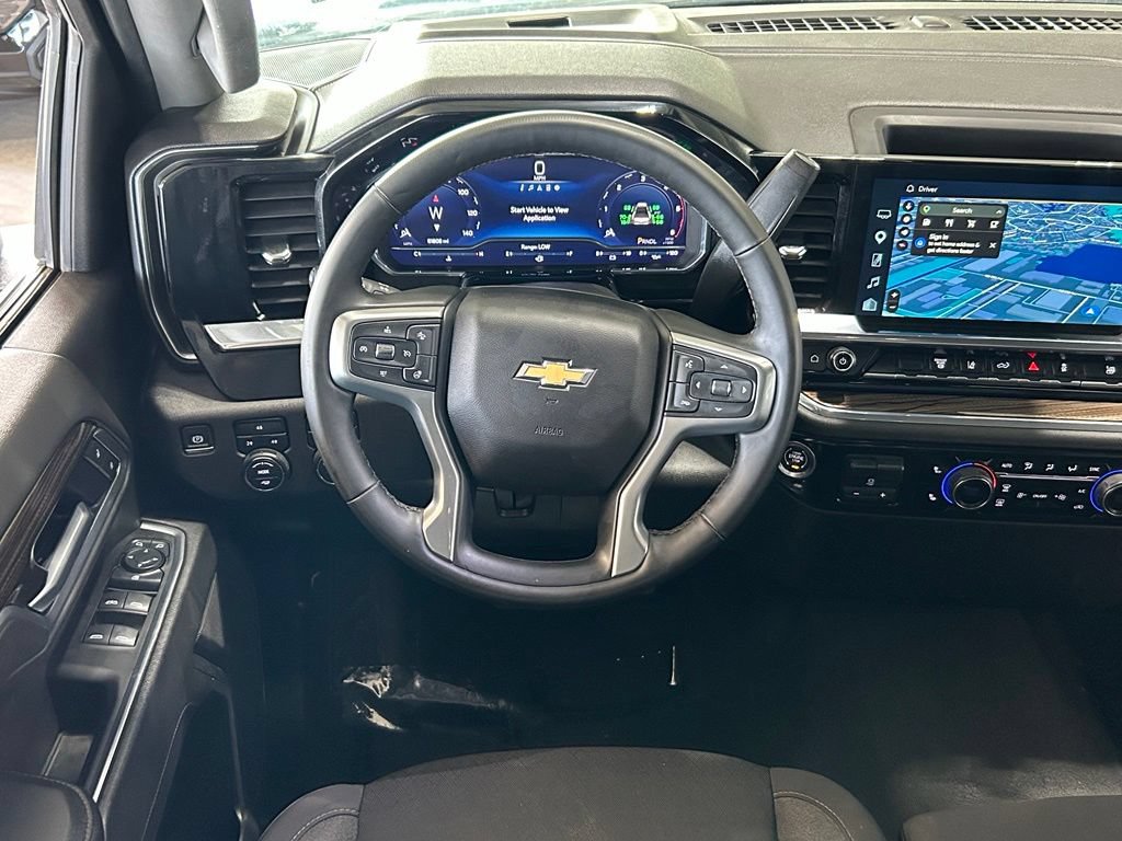 Used 2025 Chevrolet Silverado 3500 LT AWD/4WD image 9