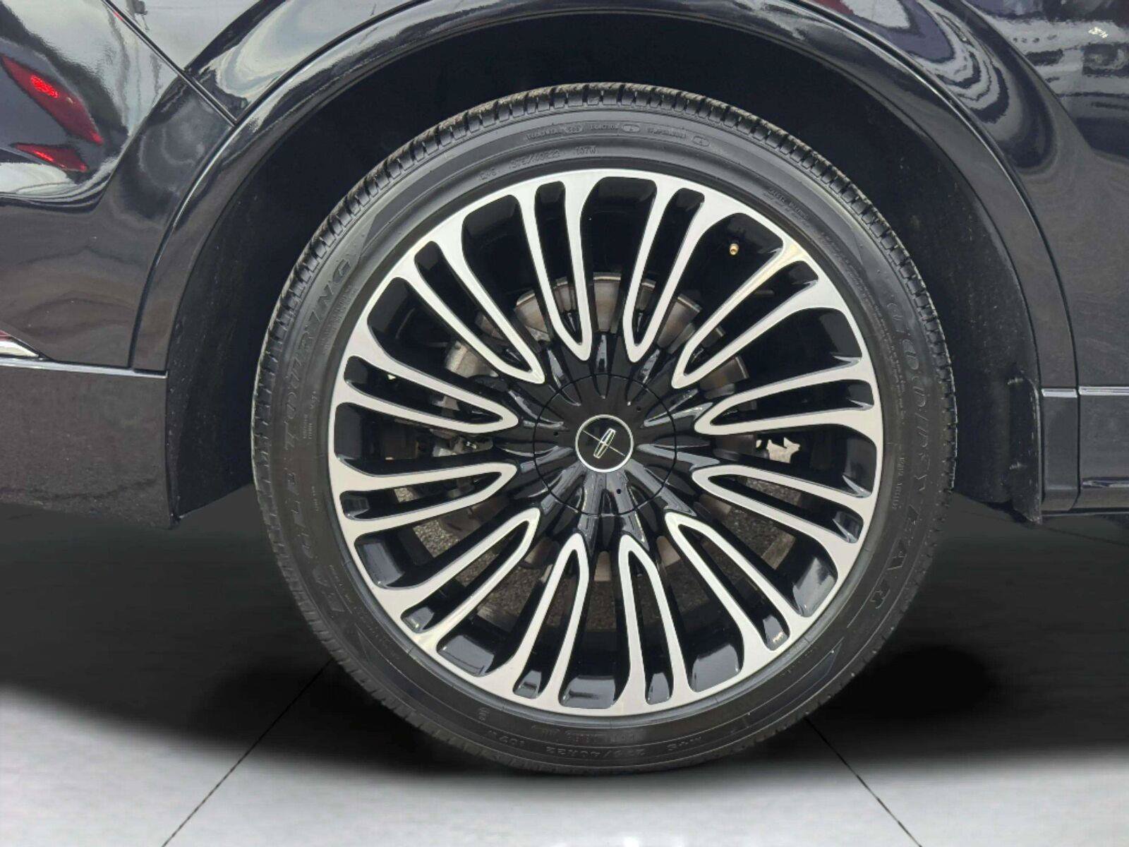 Used 2025 Lincoln Aviator Black Label AWD/4WD image 66