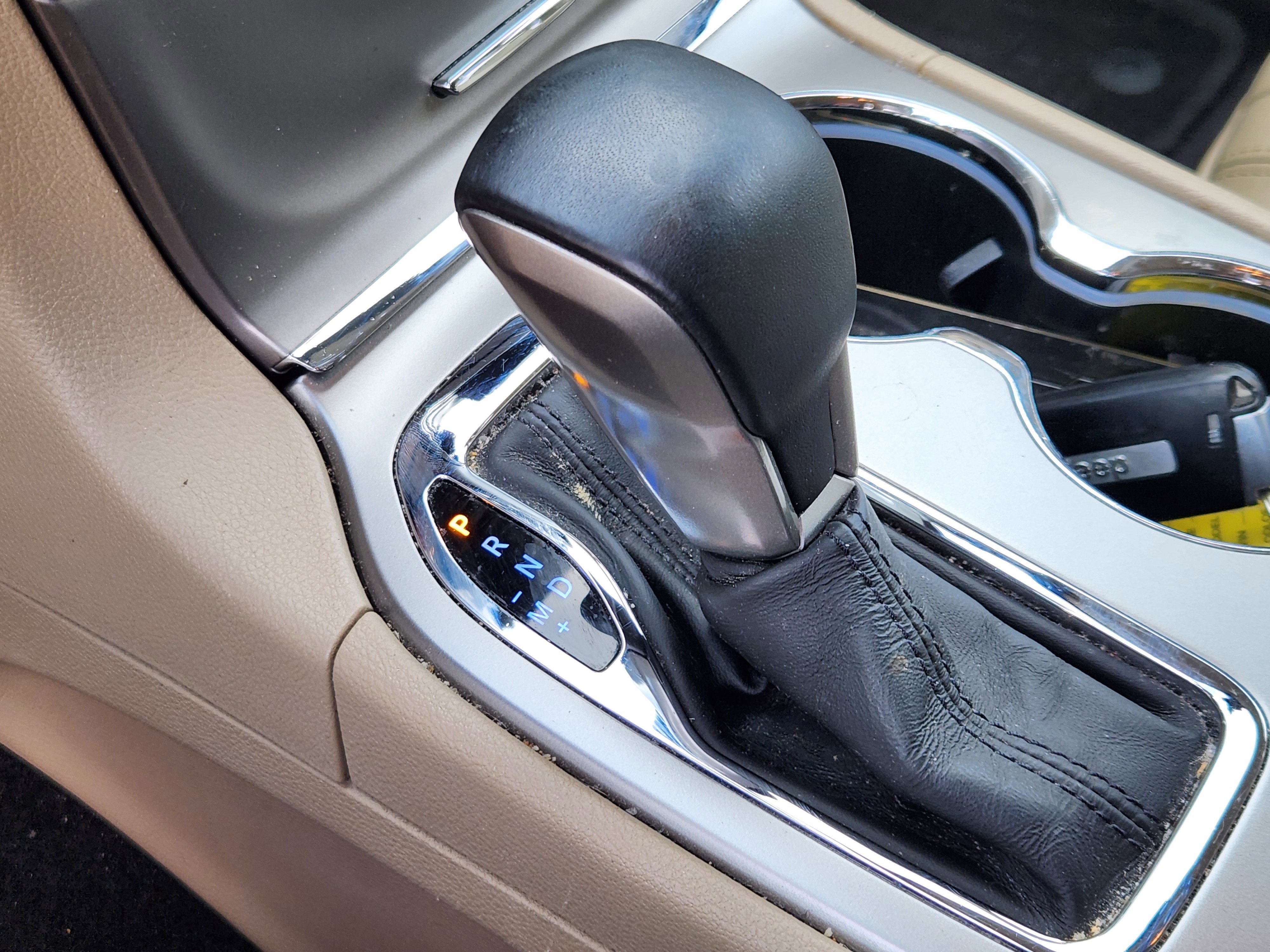 Used 2018 Jeep Grand Cherokee Limited AWD/4WD image 12