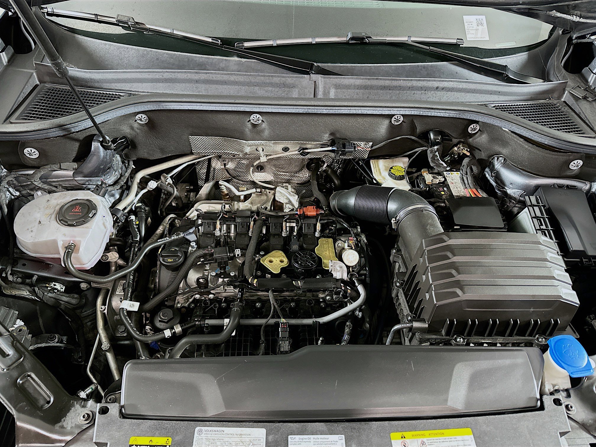 Used 2025 Volkswagen Atlas SE image 34