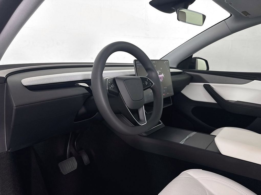 Used 2026 Tesla Model Y Long Range AWD/4WD image 12