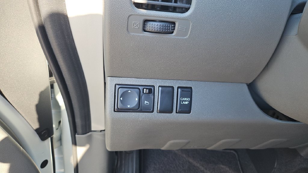 Certified 2020 Nissan Frontier SV w/ Midnight Edition Floor Mats RWD image 7