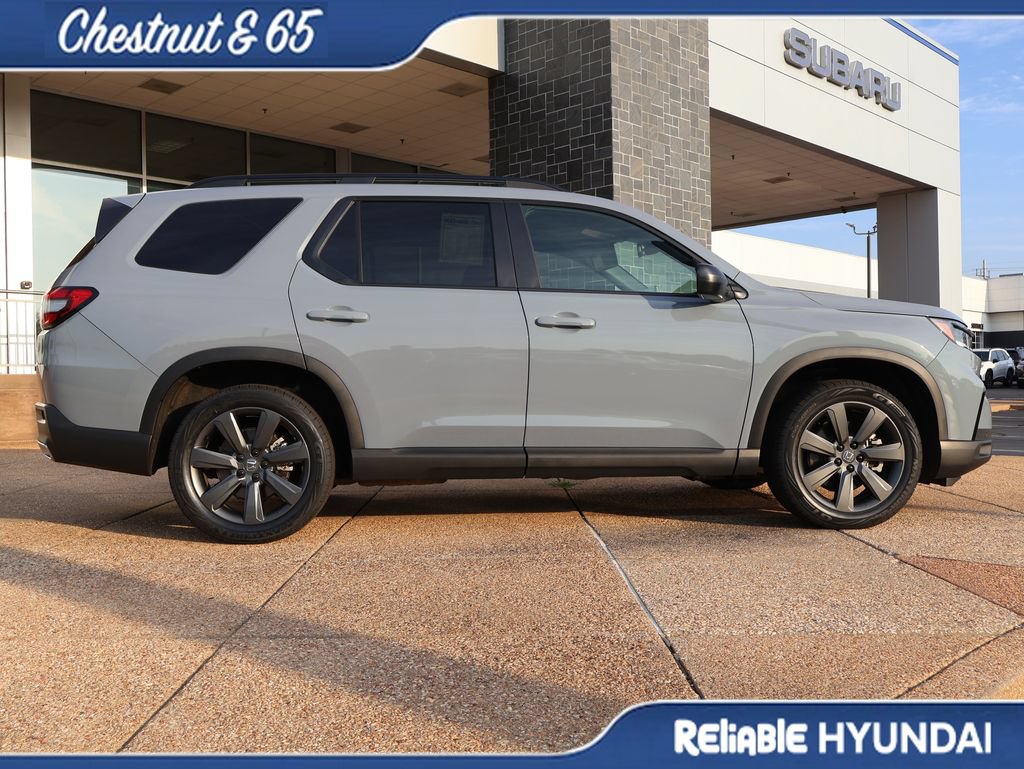 Used 2025 Honda Pilot Sport image 7