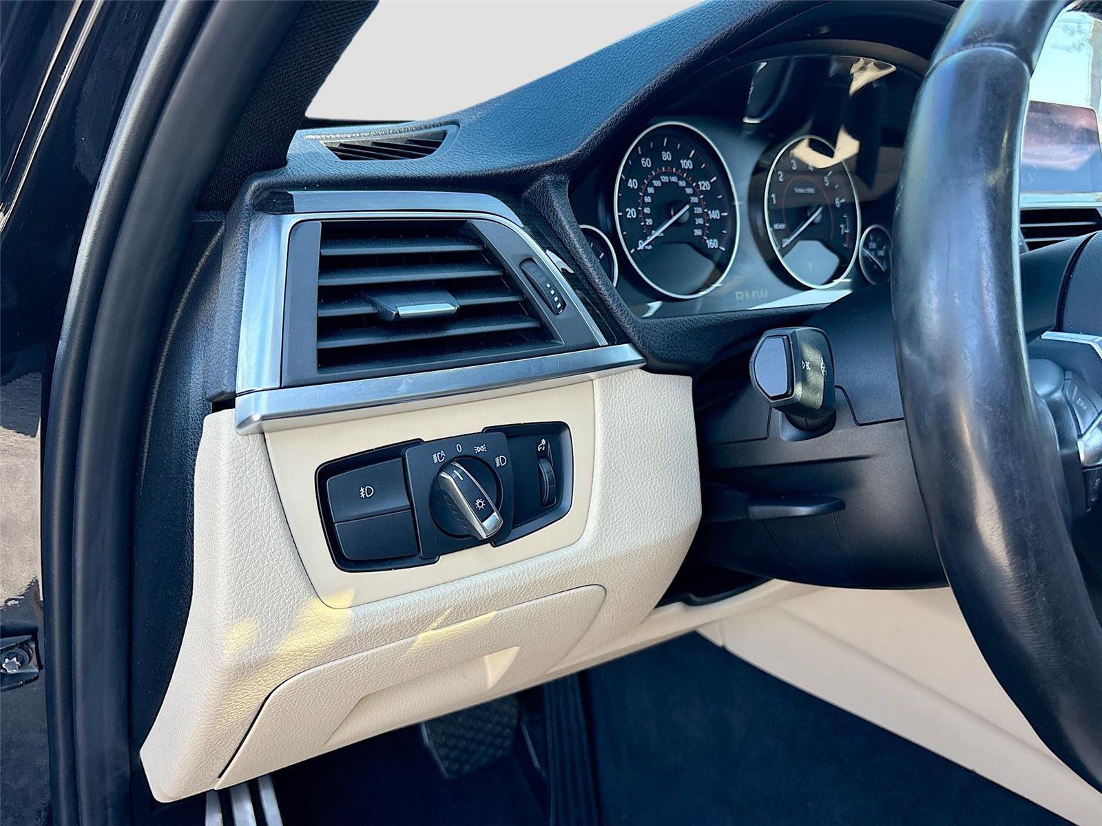 Used 2017 BMW 330i Sedan image 11