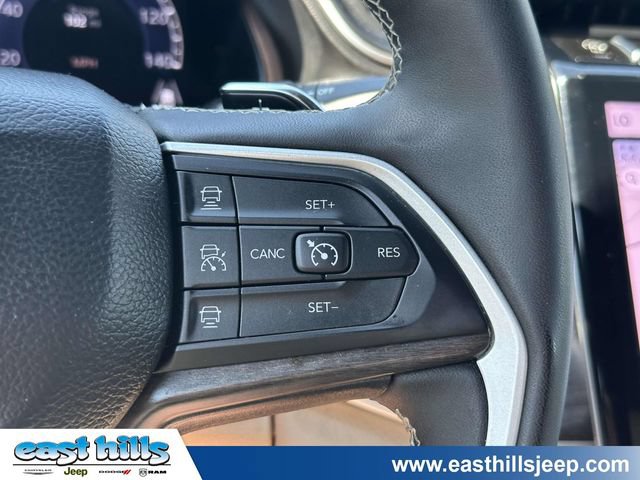 Used 2023 Jeep Grand Cherokee Limited AWD/4WD image 34