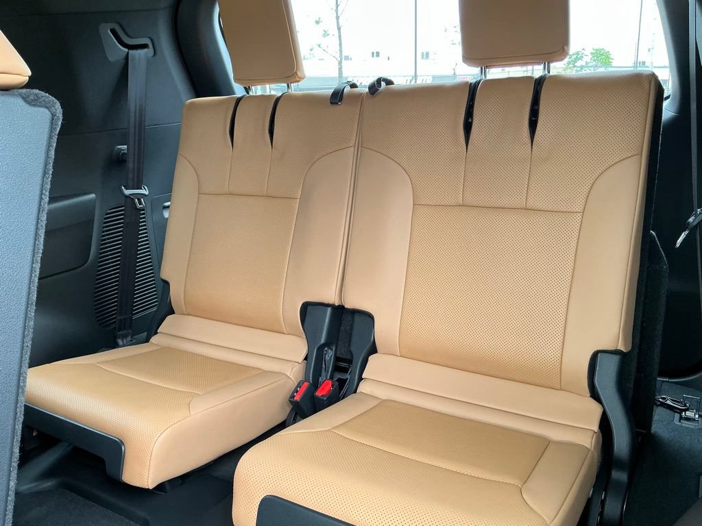 New 2026 Lexus LX 600 4WD w/ Accessory Package (2T) image 16
