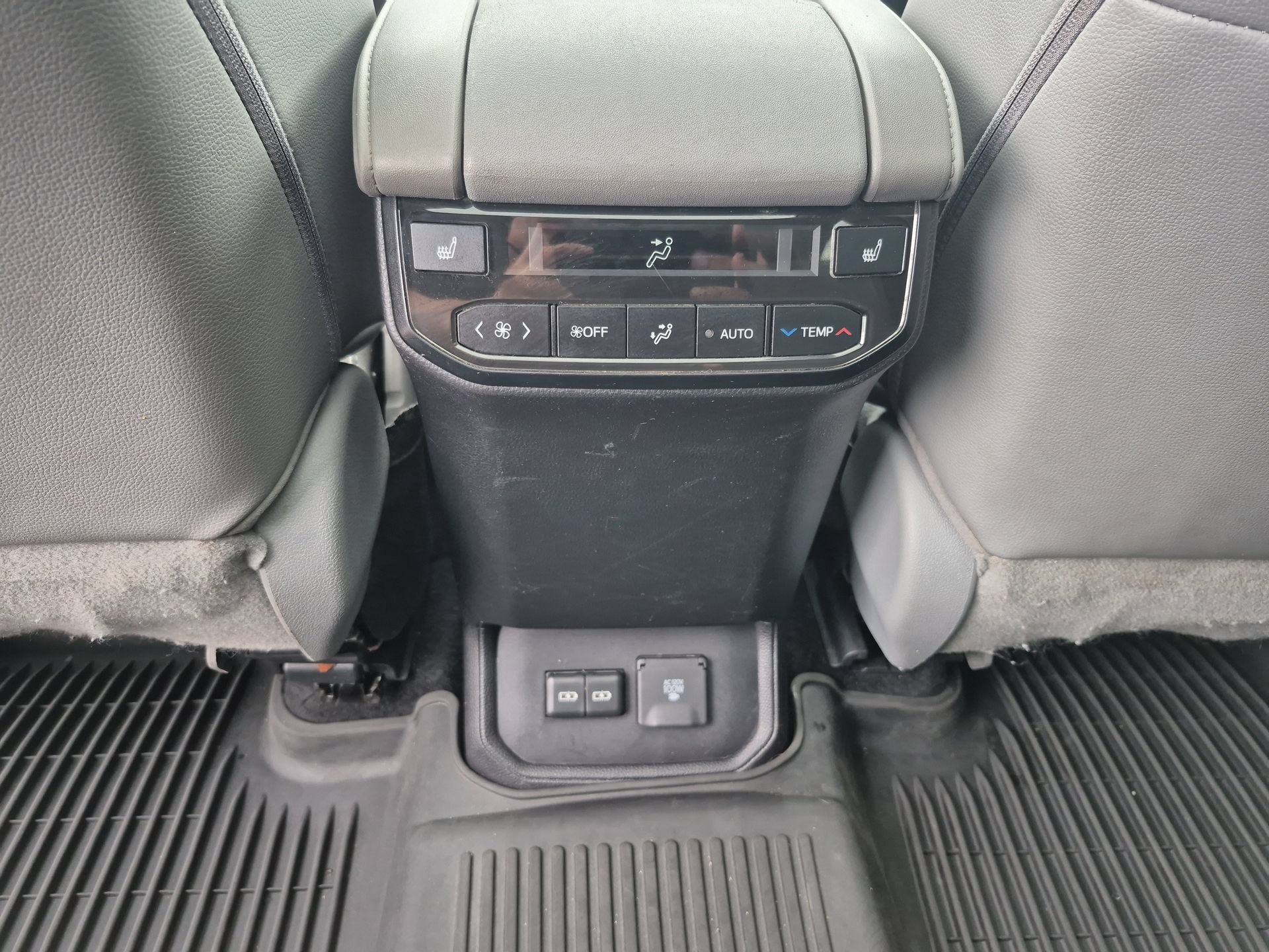 Used 2022 Toyota Highlander Platinum AWD/4WD image 23