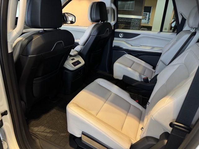 New 2026 Lincoln Navigator Reserve w/ Jet Appearance Package image 21