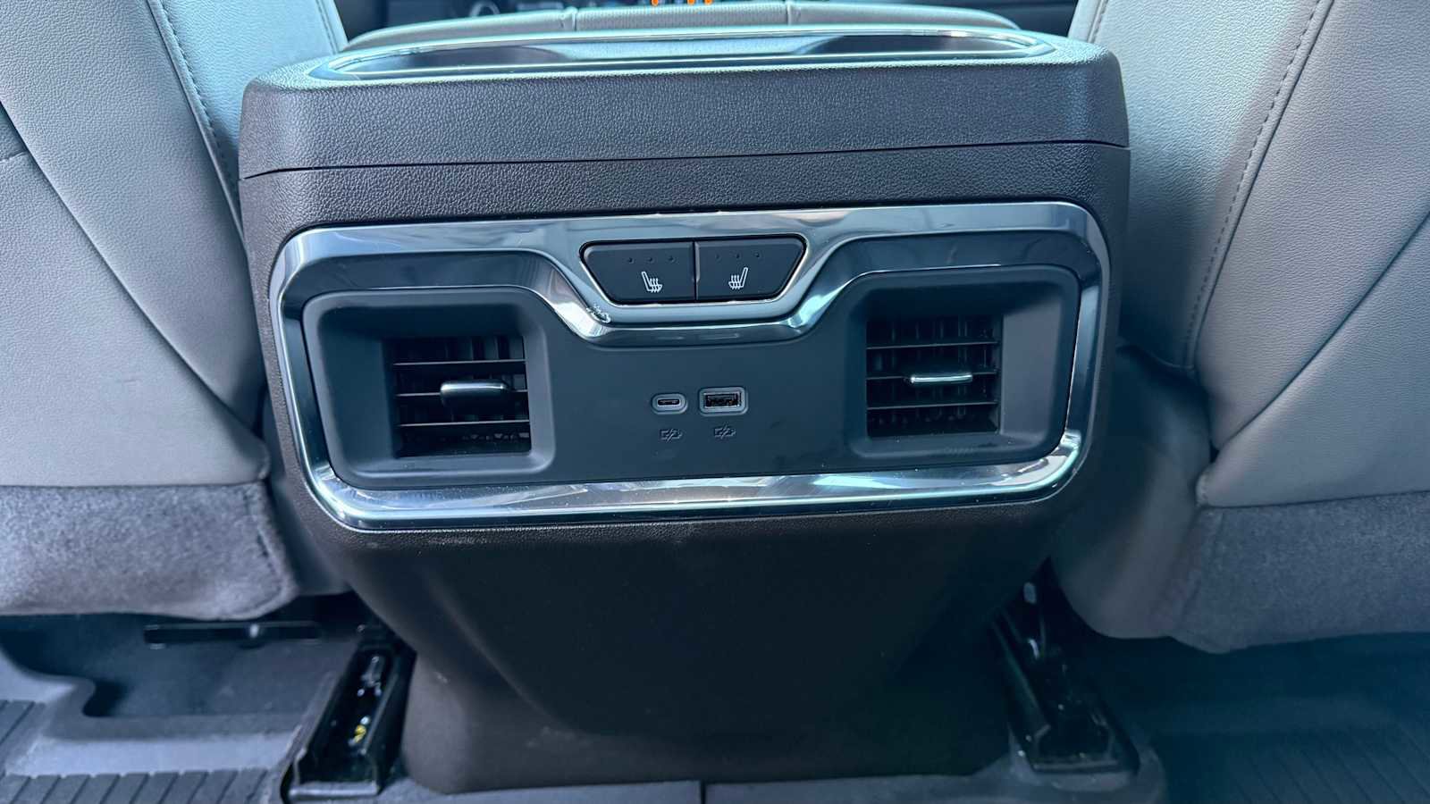 Used 2024 Chevrolet Silverado 1500 LTZ AWD/4WD image 9