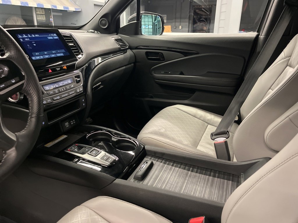 Used 2023 Honda Passport Elite image 13