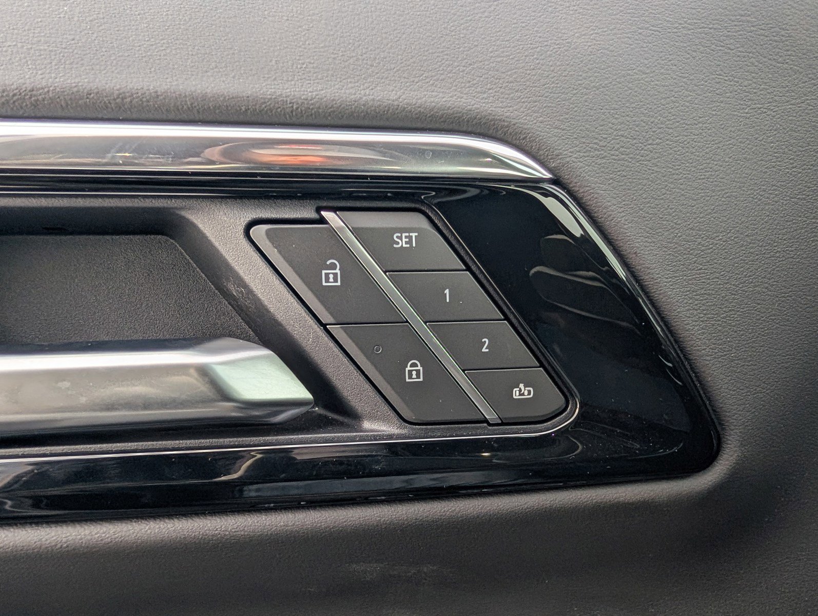 Used 2025 Chevrolet Tahoe Premier image 27