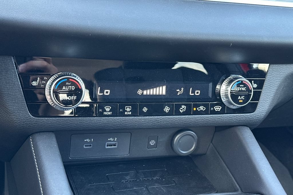 Used 2025 Mitsubishi Outlander SE AWD/4WD image 21