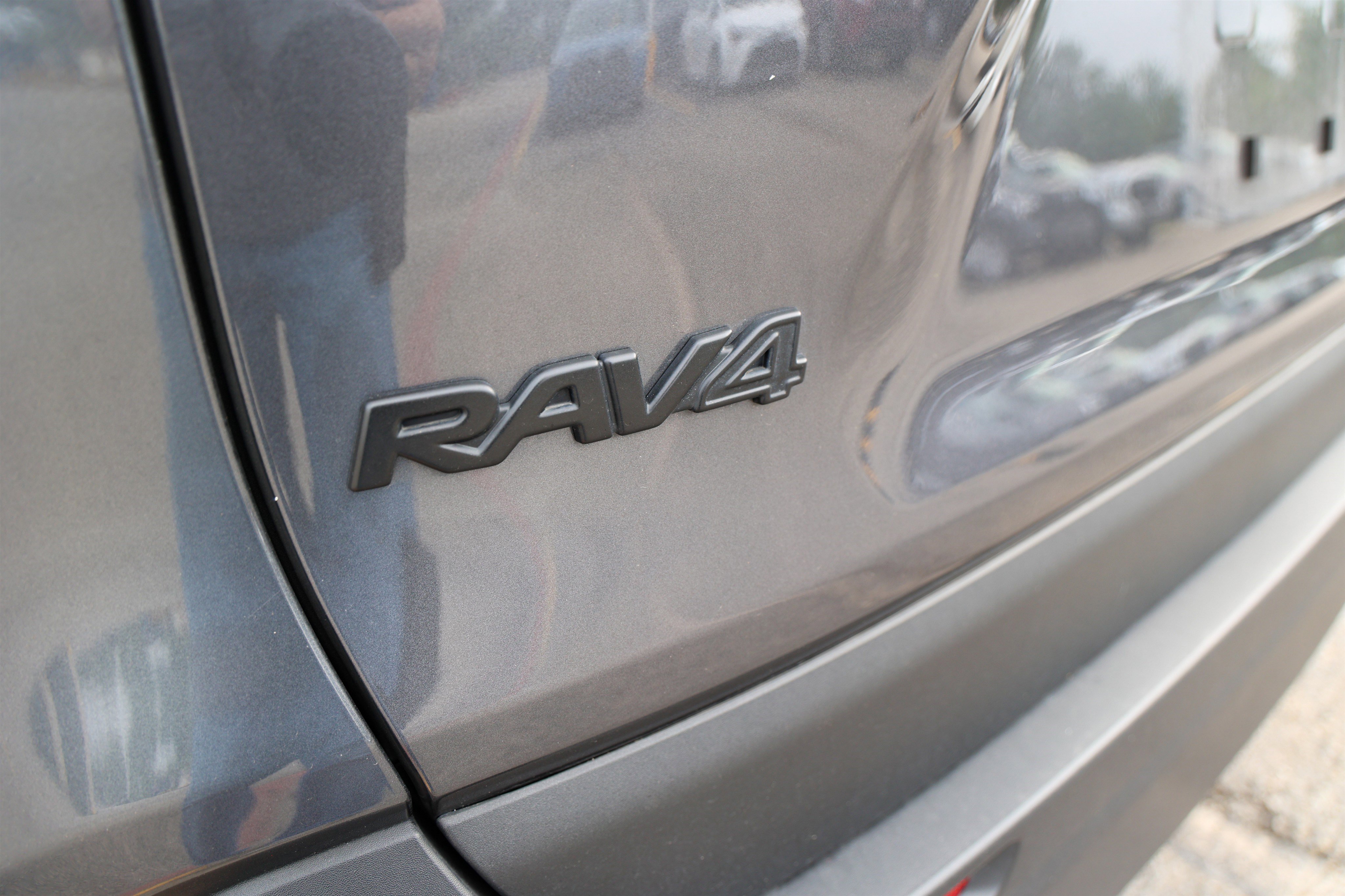 Used 2025 Toyota RAV4 XLE w/ Convenience Package FWD image 10
