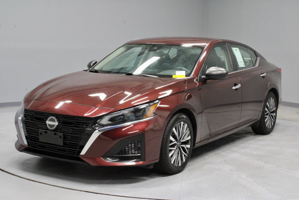 Certified 2024 Nissan Altima 2.5 SV FWD image 6