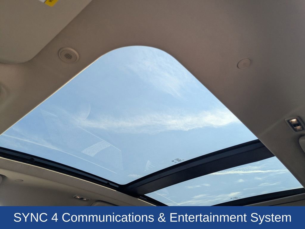 Used 2024 Lincoln Corsair Grand Touring image 17