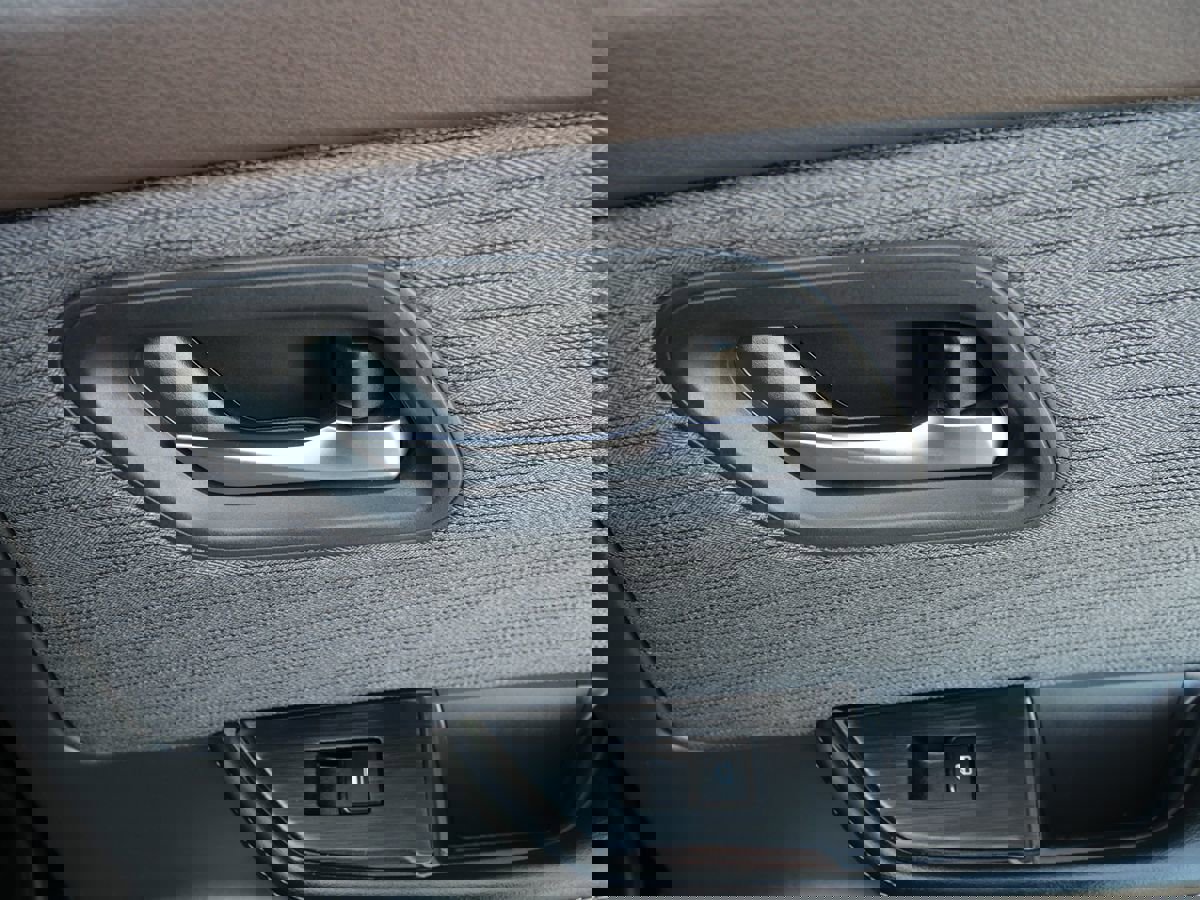 Used 2021 Nissan Rogue SV image 29