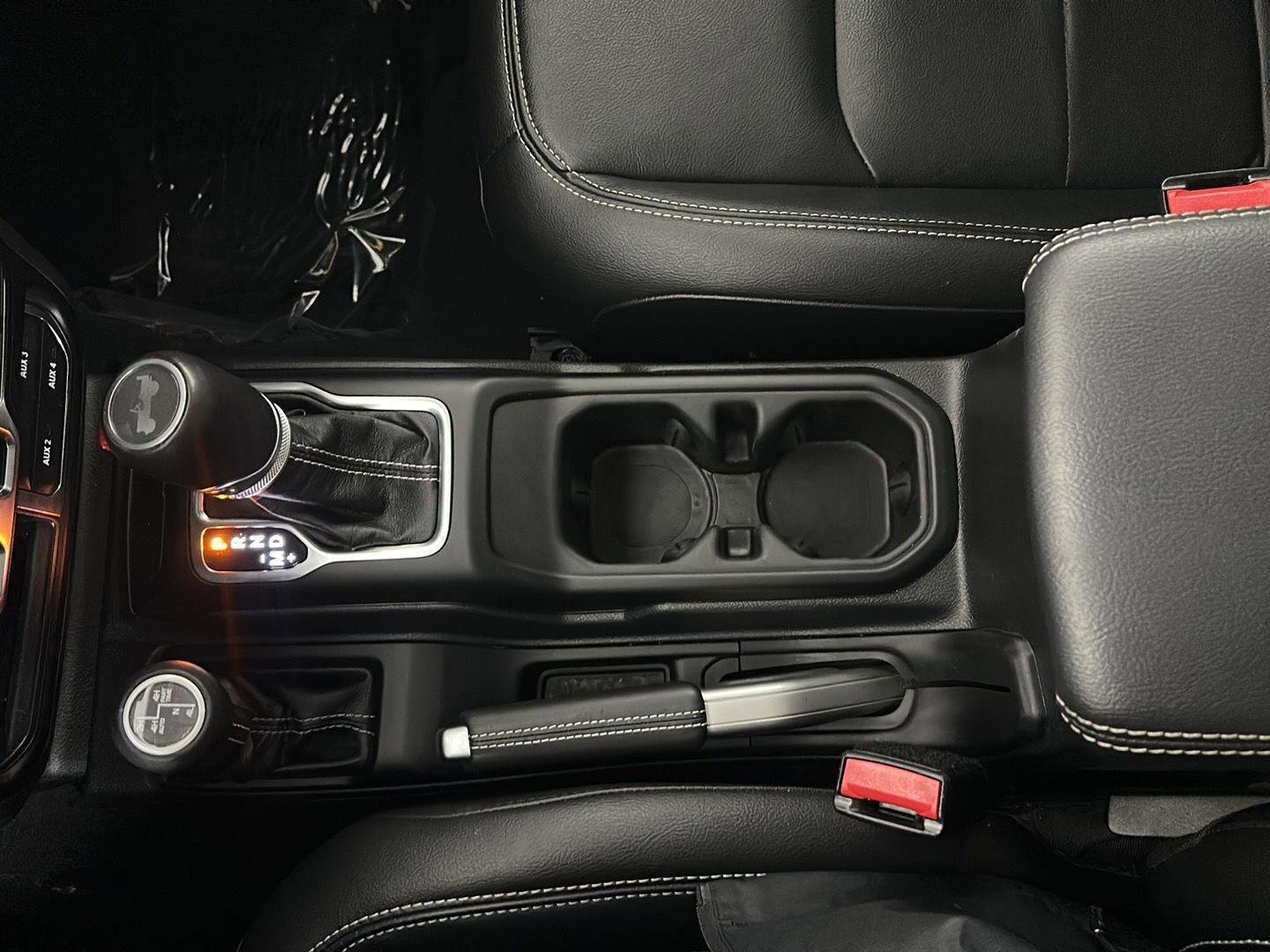 Used 2023 Jeep Wrangler Sahara w/ Cold Weather Group image 12