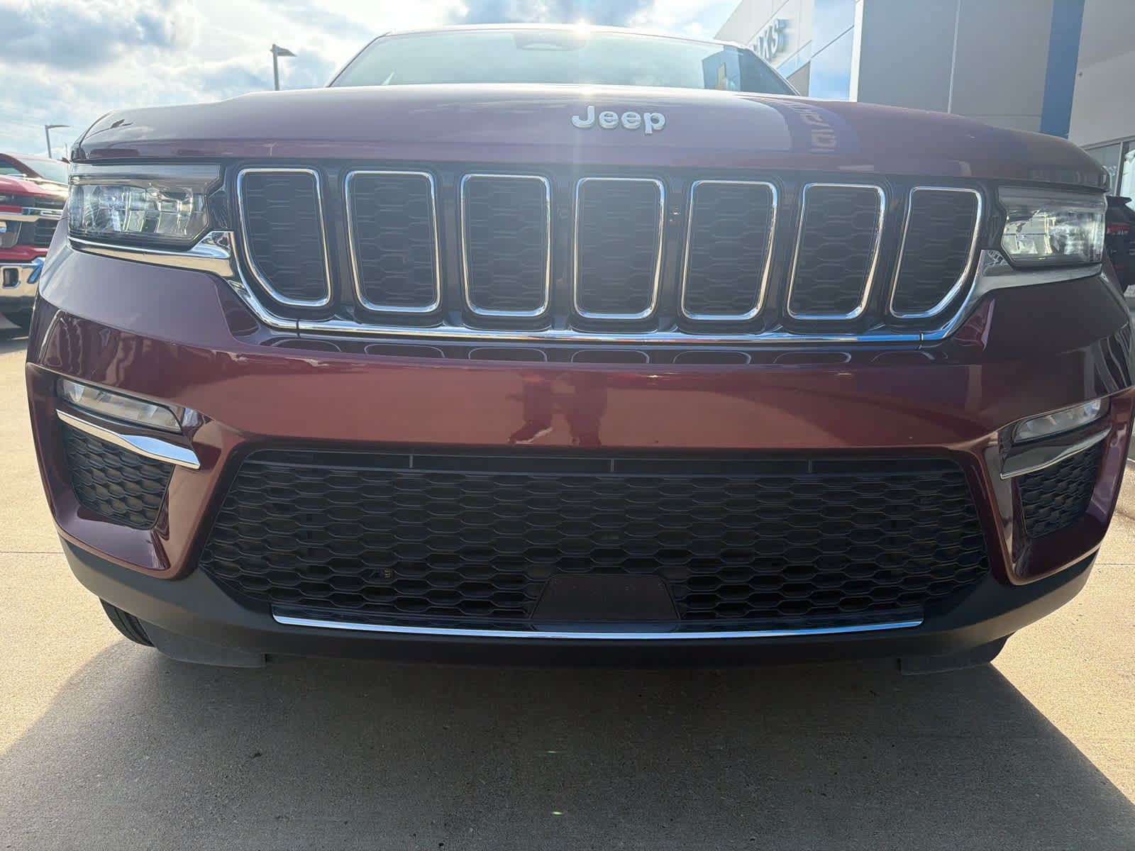 Used 2024 Jeep Grand Cherokee Limited AWD/4WD image 11