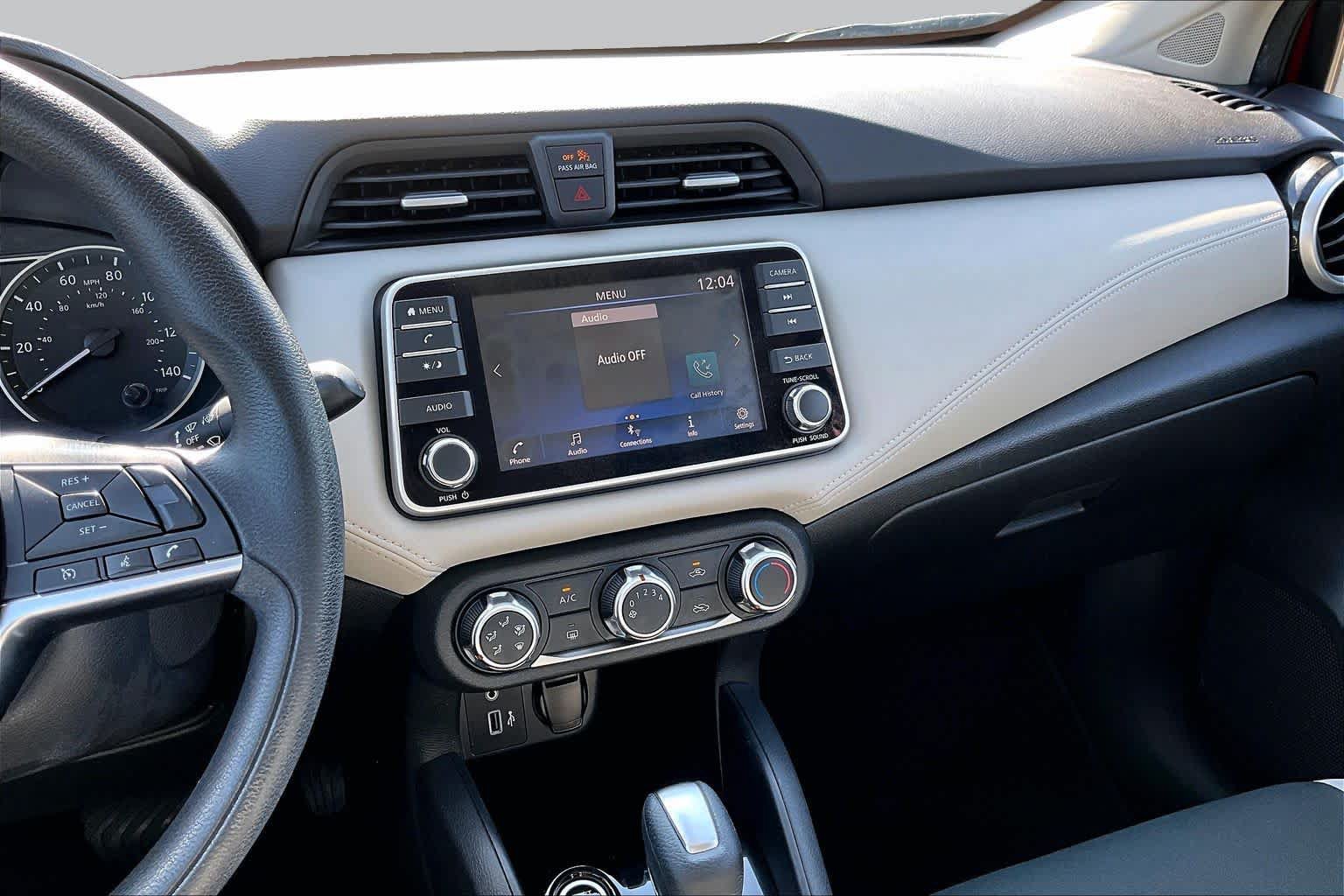 Used 2020 Nissan Versa SV FWD image 6