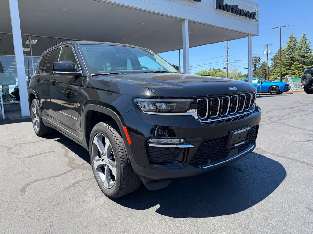 Used 2023 Jeep Grand Cherokee 4WD 4xe w/ Luxury Tech Group II image 1