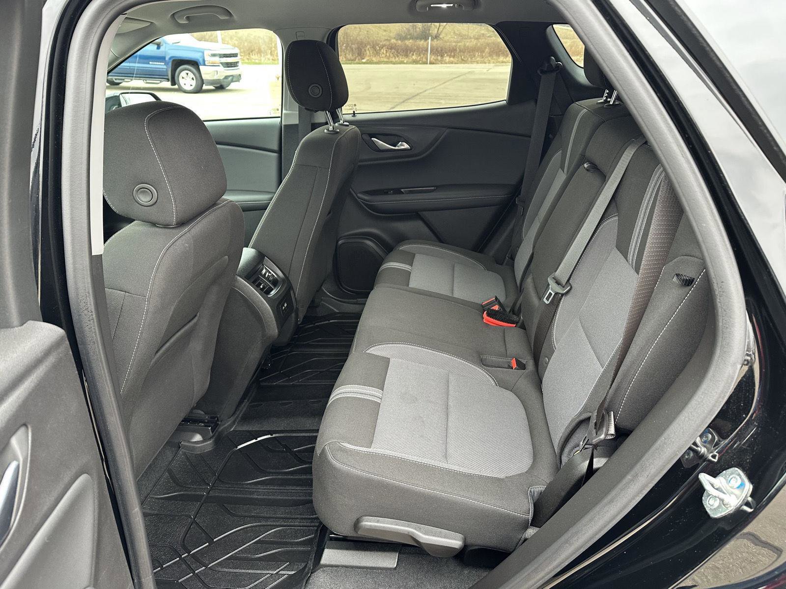 Used 2024 Chevrolet Blazer LT w/ Convenience Package FWD image 13