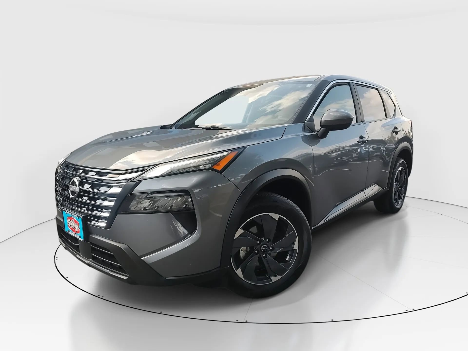 Used 2024 Nissan Rogue SV image 1