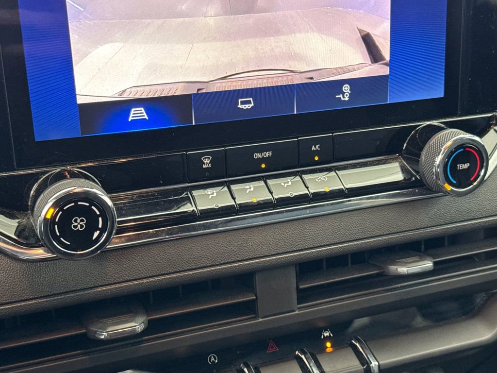 Used 2023 Chevrolet Colorado W/T image 18