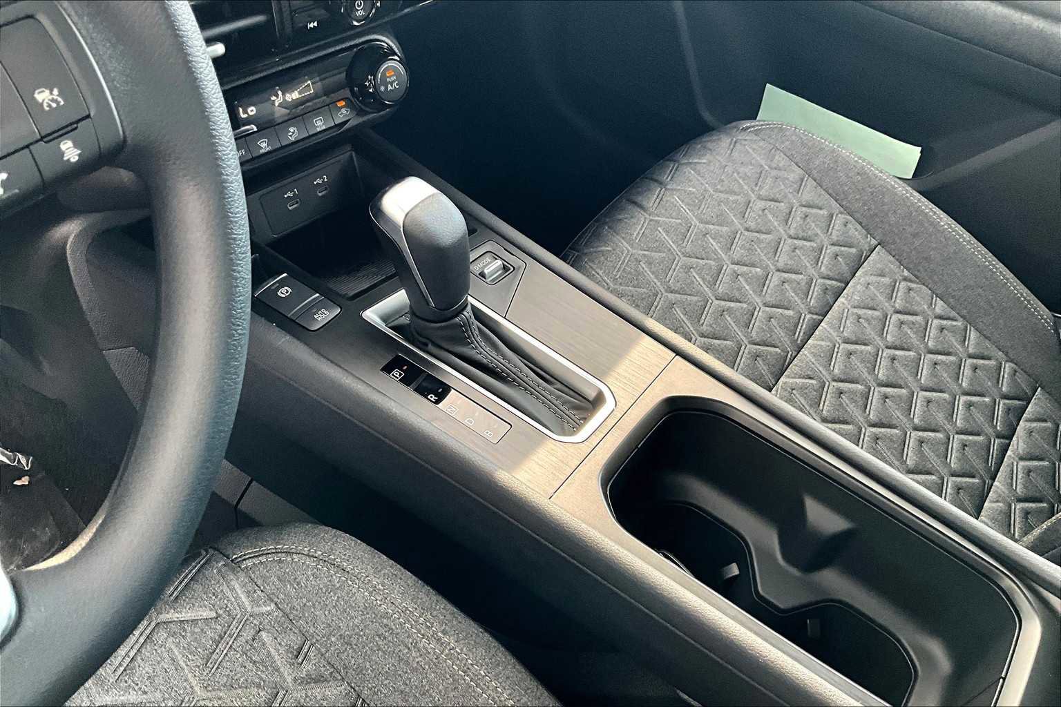 New 2026 Nissan Kicks SV image 11