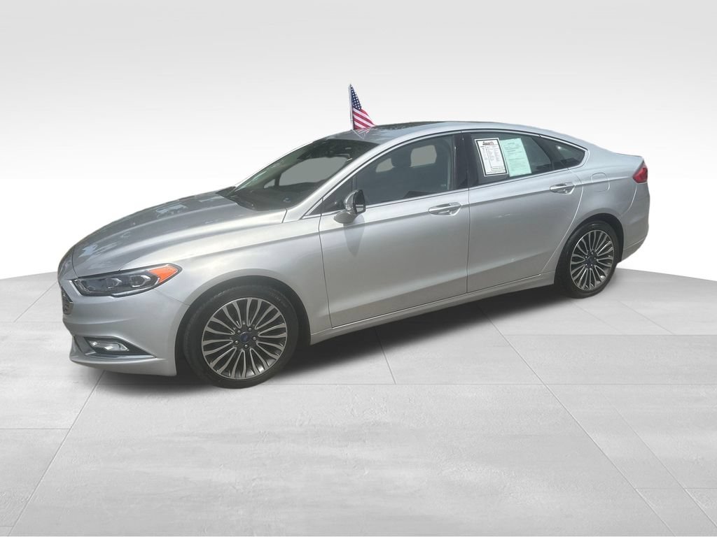 Used 2017 Ford Fusion SE w/ Fusion SE Technology Package FWD image 4