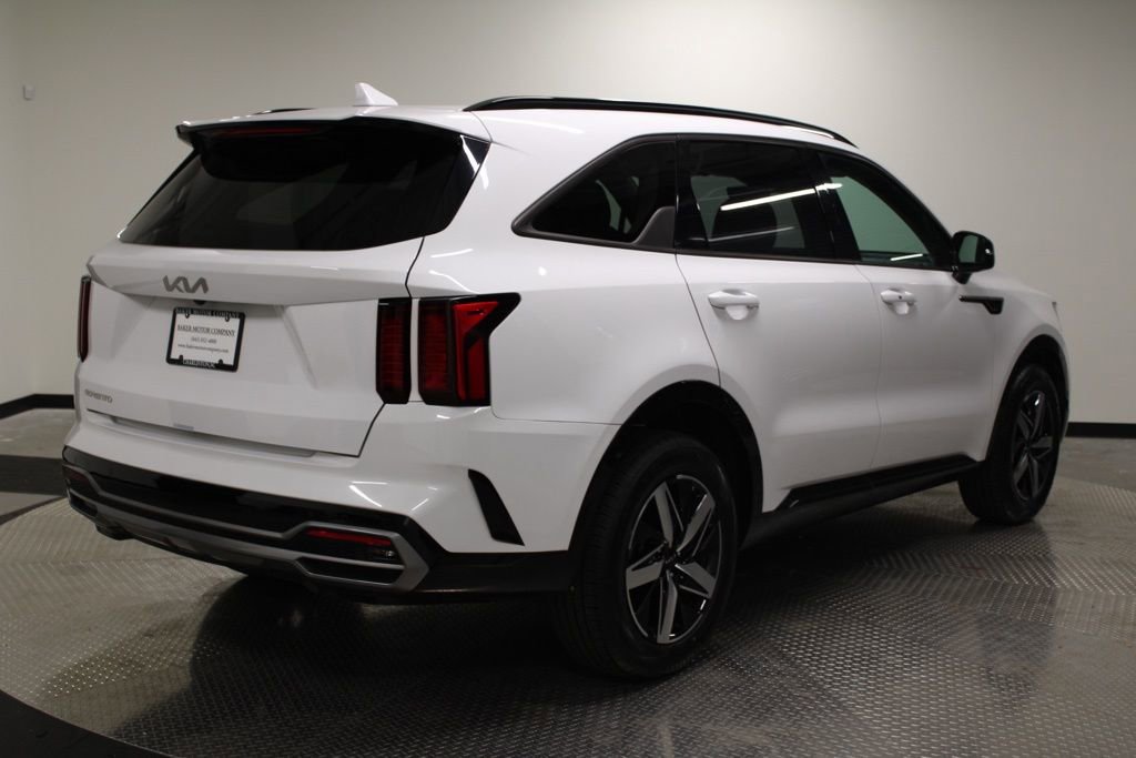 Used 2023 Kia Sorento S w/ Panoramic Sunroof Package FWD image 7