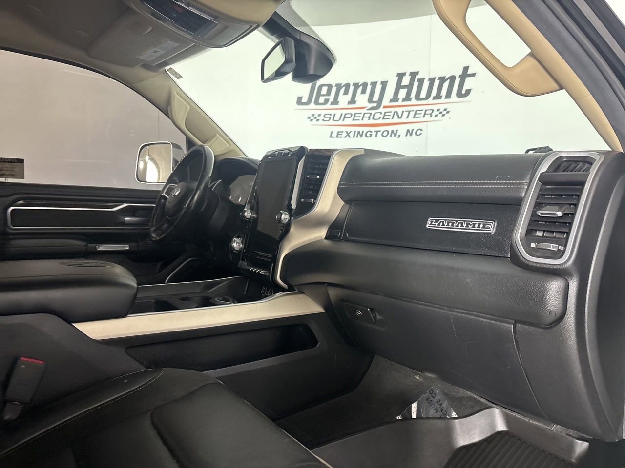 Used 2020 RAM 1500 Laramie AWD/4WD image 29