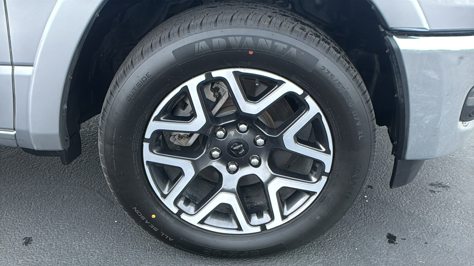 Used 2025 RAM 1500 Laramie AWD/4WD image 10