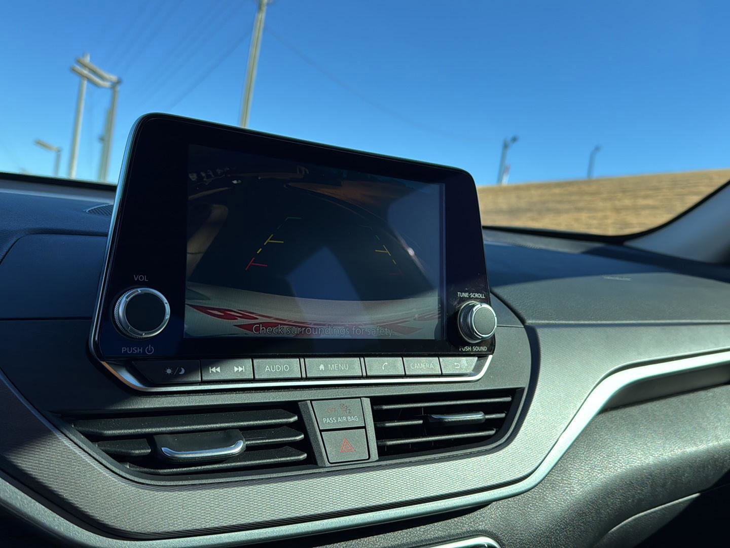 Used 2025 Nissan Altima 2.5 SR image 23