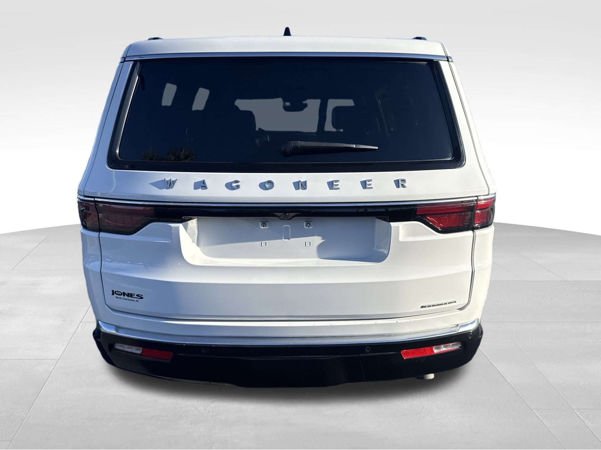 Used 2024 Jeep Wagoneer Series III image 7