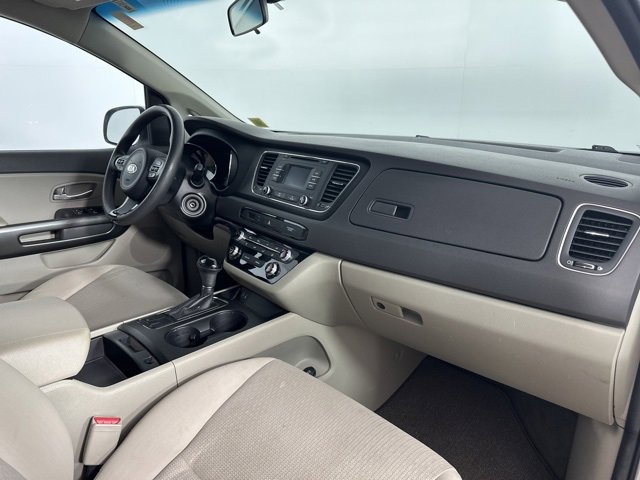 Used 2016 Kia Sedona LX image 25
