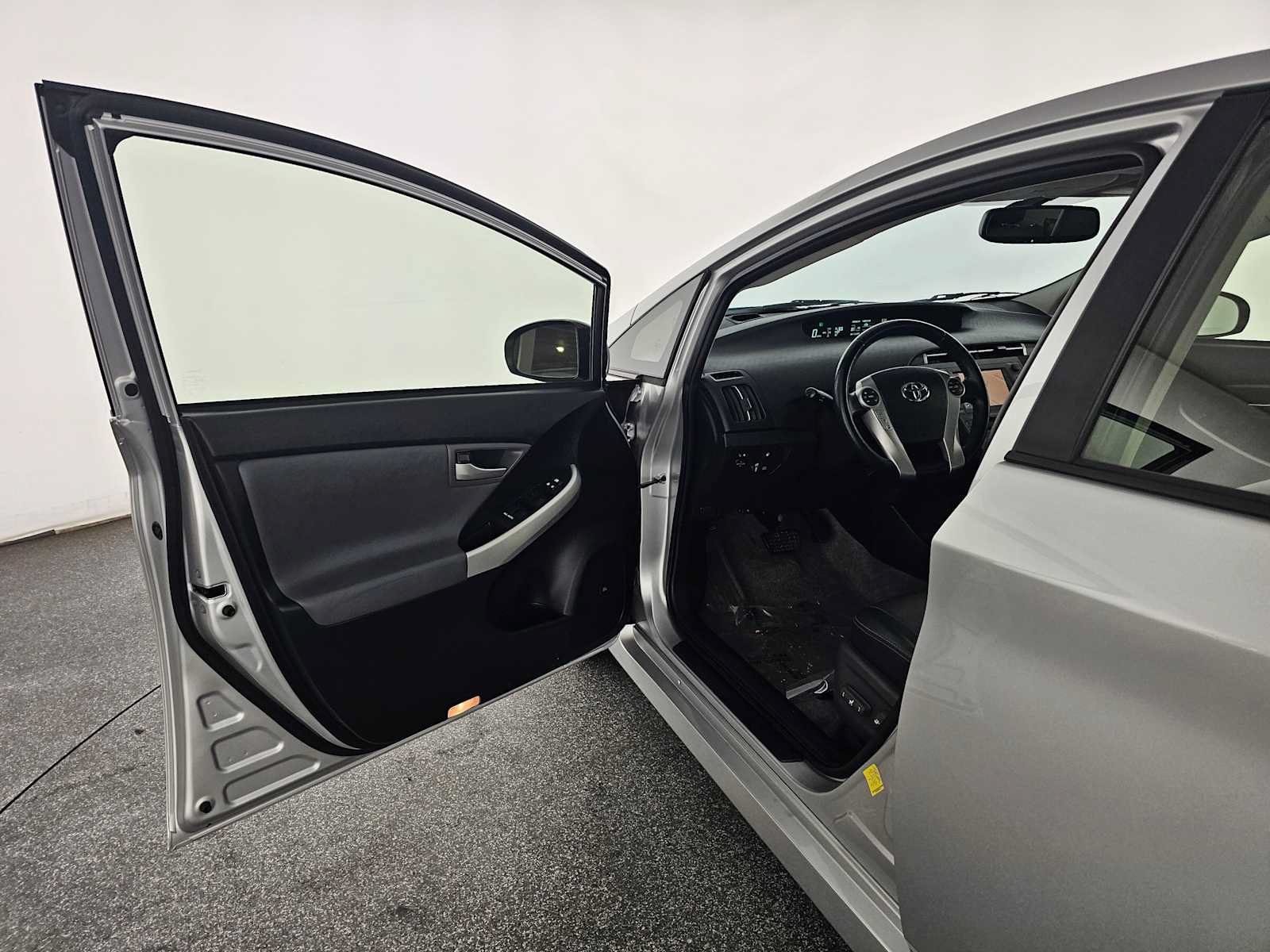 Used 2015 Toyota Prius Prime Advanced FWD image 20