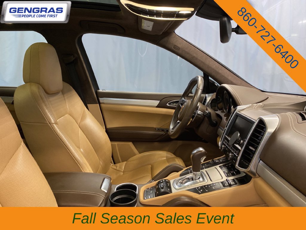 Used 2015 Porsche Cayenne Turbo AWD/4WD image 43