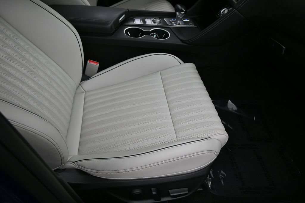 Used 2024 Genesis G70 3.3T Advanced RWD image 43