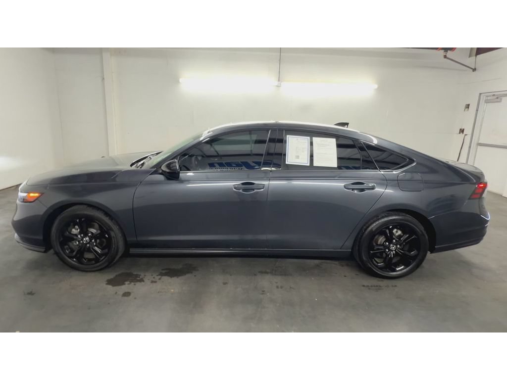 Used 2025 Honda Accord SE image 5