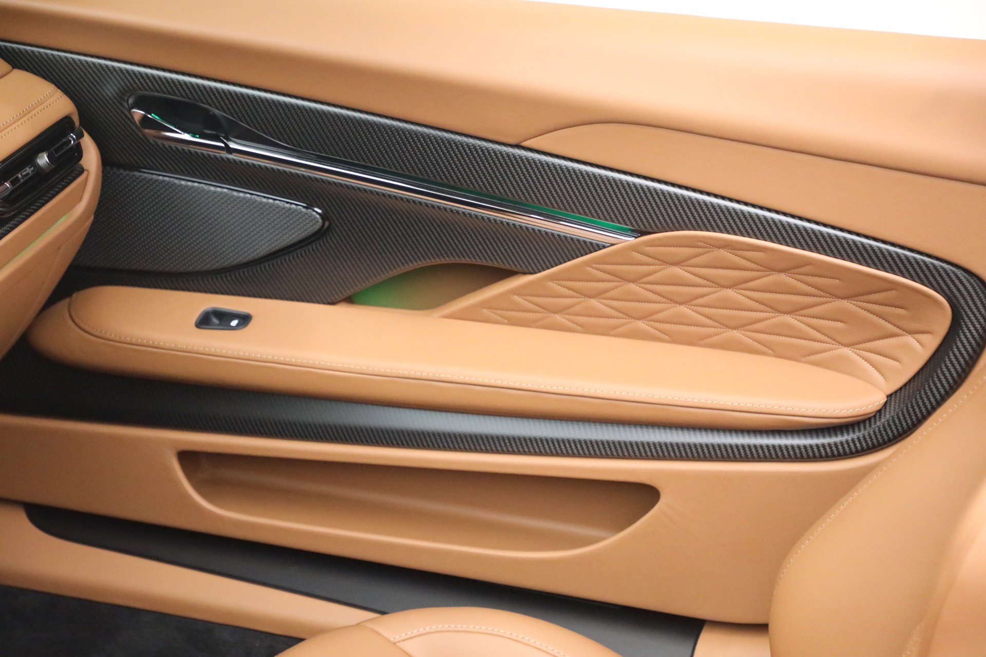 New 2026 Aston Martin DB12 Convertible image 40