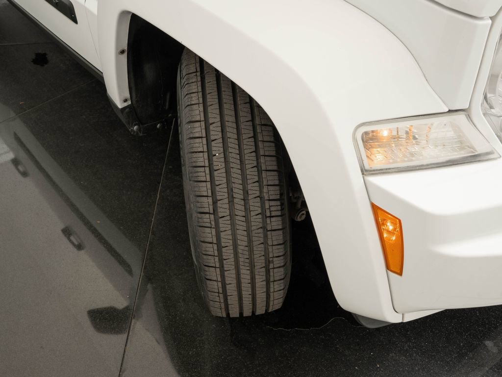 Used 2012 Jeep Liberty Sport RWD image 48