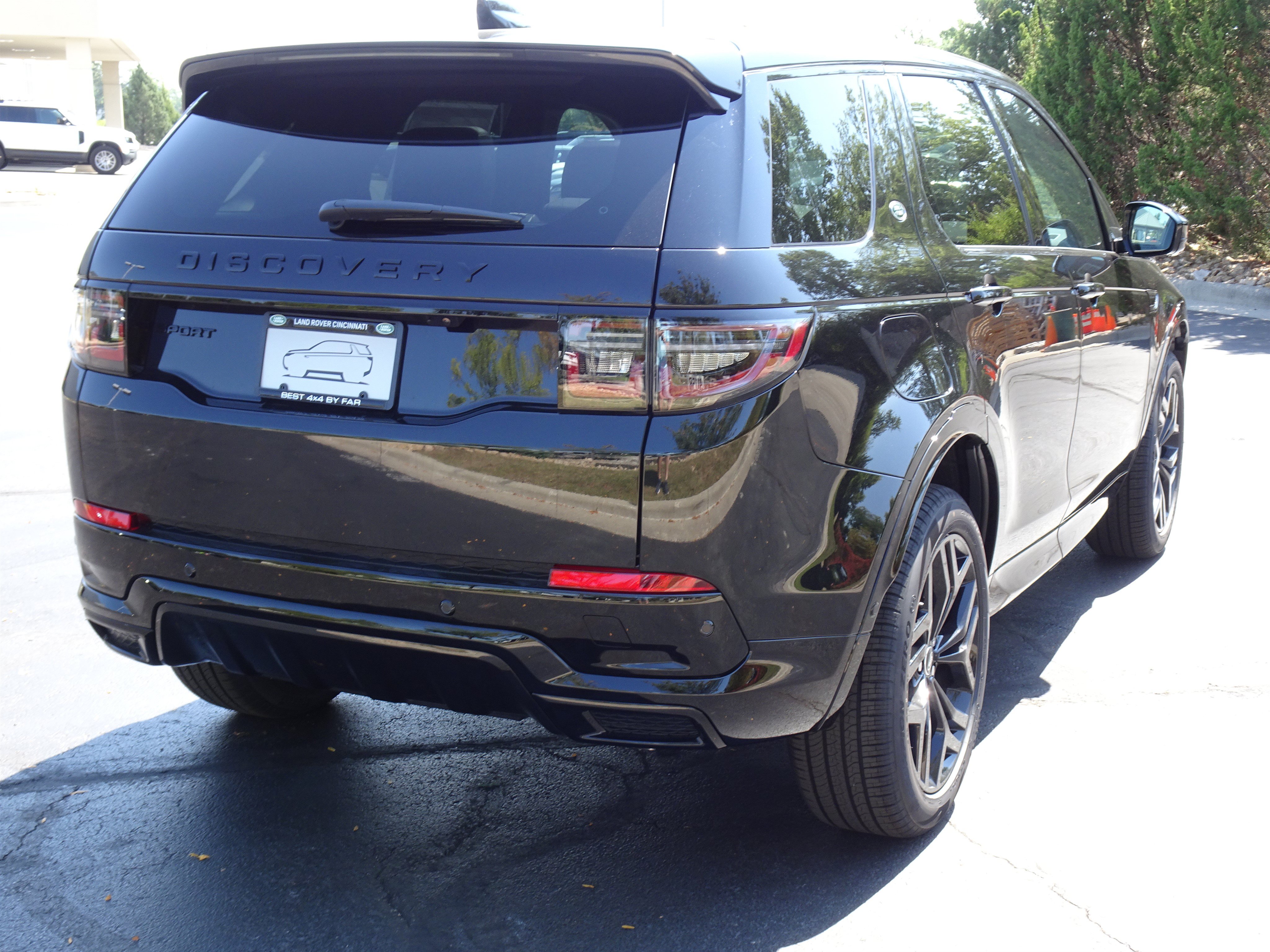 New 2026 Land Rover Discovery Sport Landmark AWD/4WD image 6