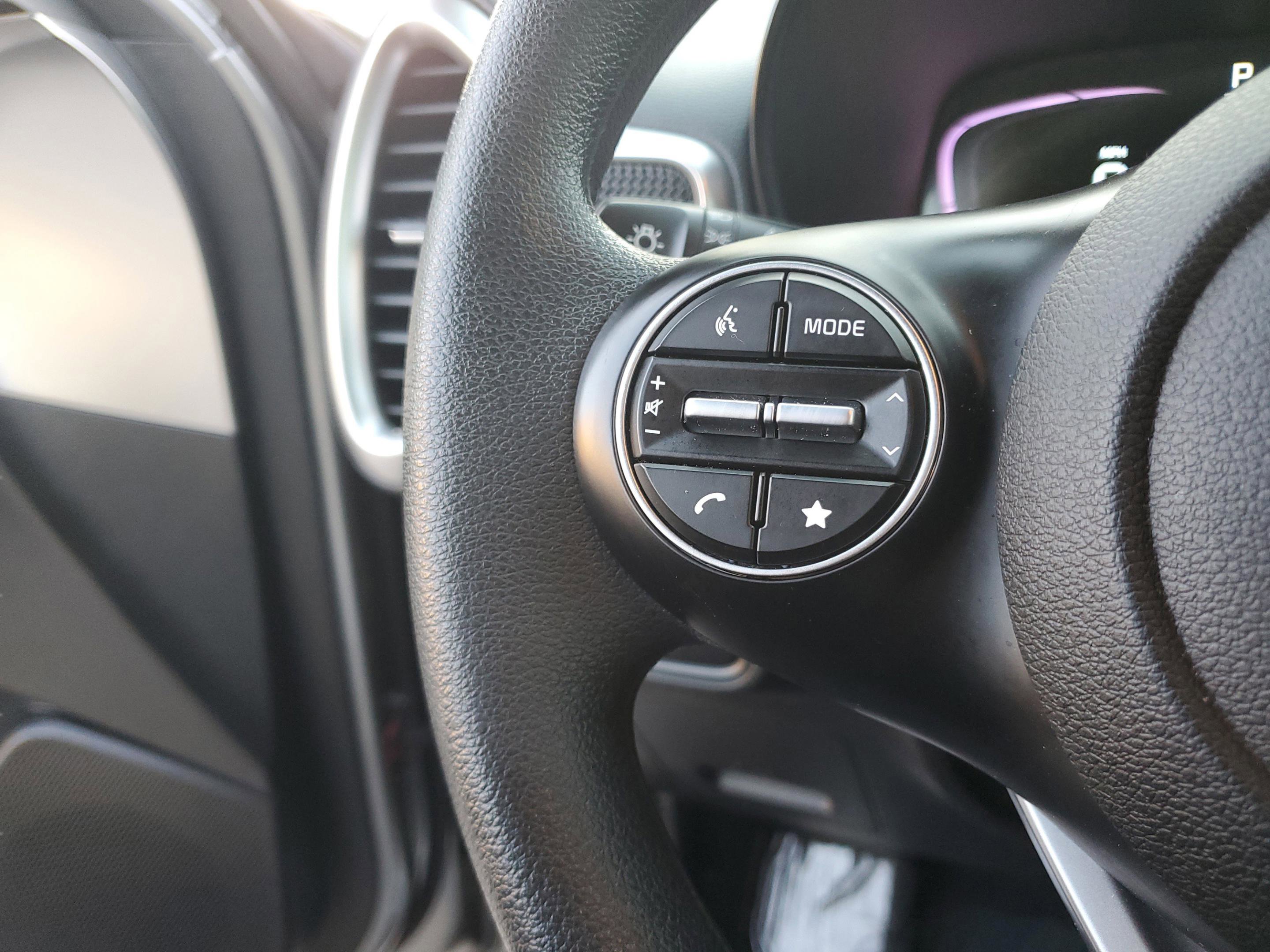 Certified 2025 Kia Soul LX w/ LX Technology Package FWD image 25
