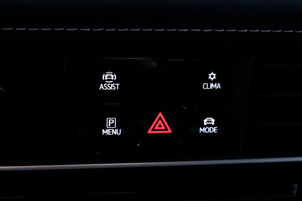 Used 2025 Volkswagen Atlas Cross Sport SE image 30