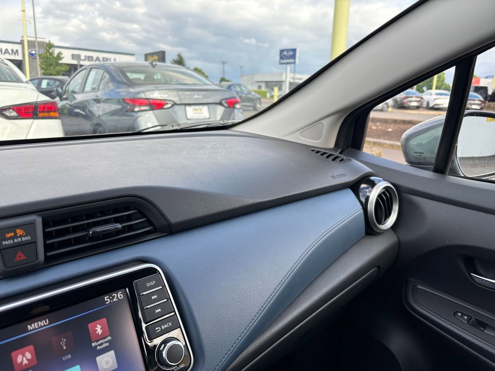 Used 2025 Nissan Versa SV FWD image 33