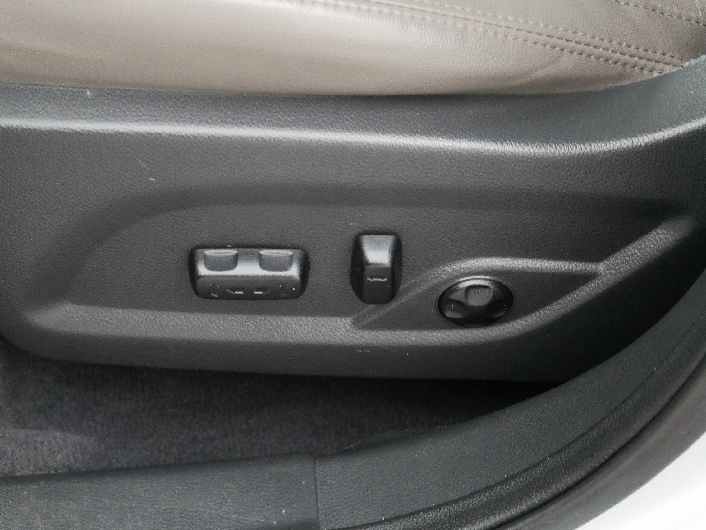 Used 2015 Hyundai Santa Fe Sport w/ Option Group 04 image 19